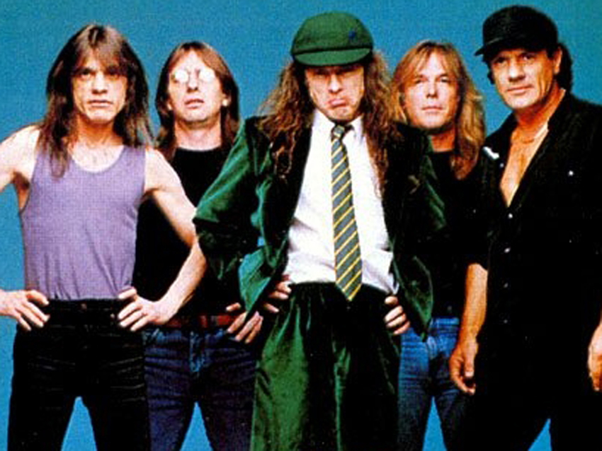 AC/DC: If you want autographs, you've got 'em!