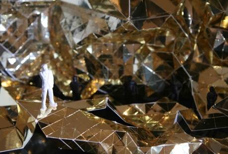 Kanye west gold stage